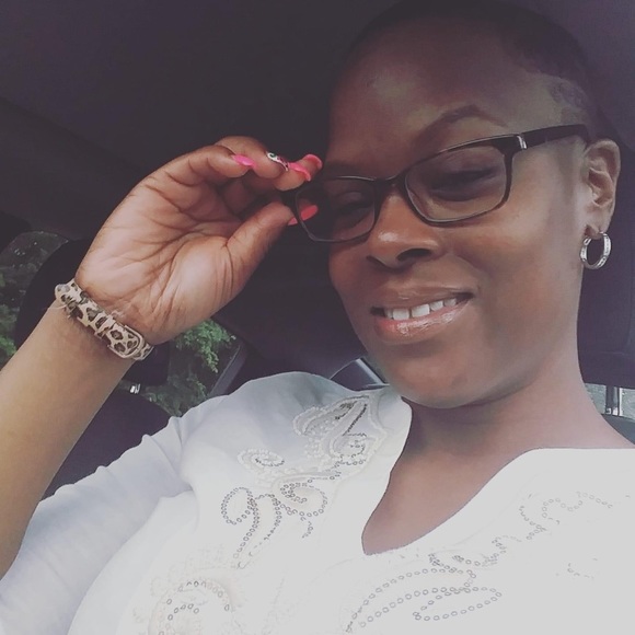 Hello please leave a comment👇🏾 - Picture 5 of 12